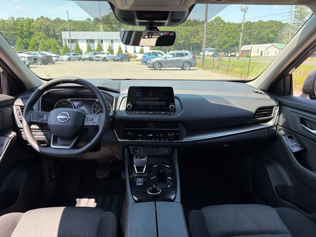 Used 2026 Nissan Rogue SV w/ Cold Weather Package AWD/4WD image 12