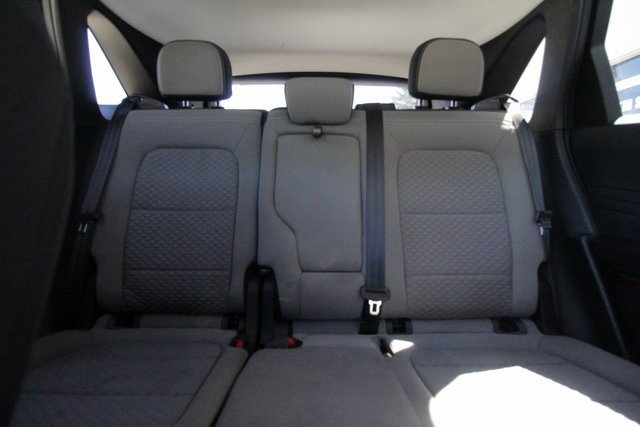 Used 2022 Ford Escape SE w/ SE Sport Appearance Package image 6
