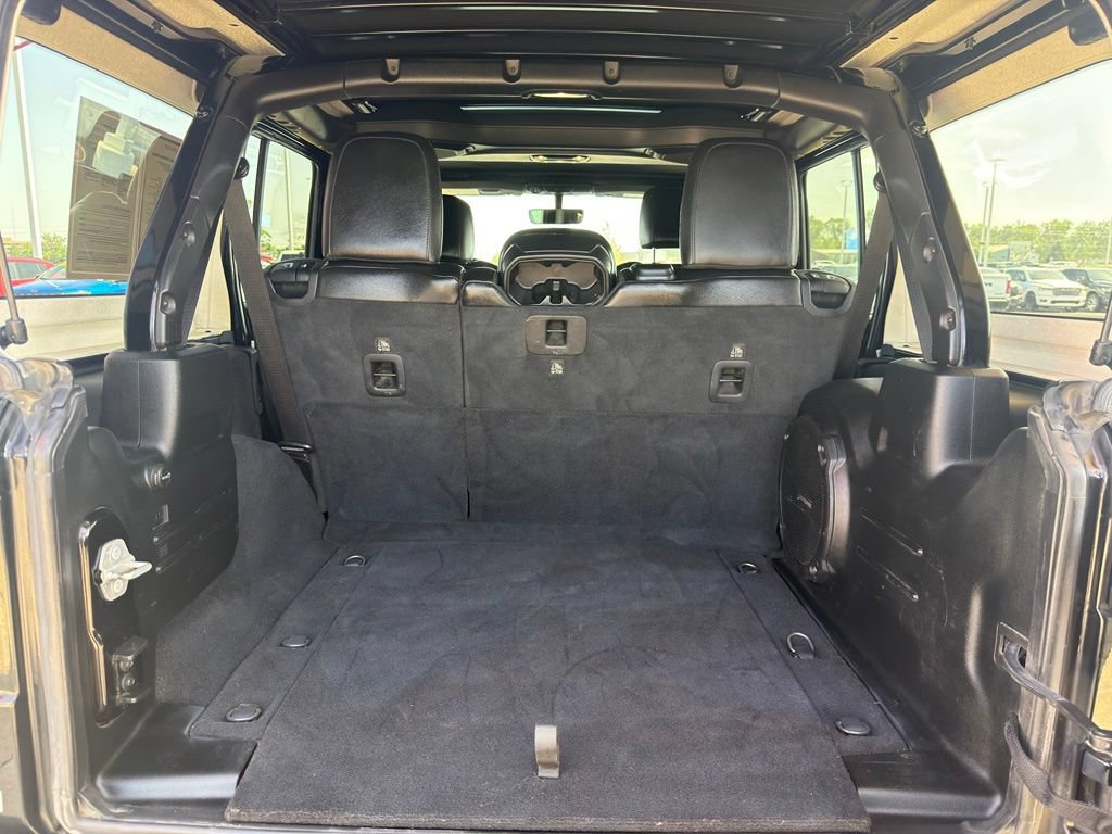 Used 2020 Jeep Wrangler Unlimited Sahara AWD/4WD image 31