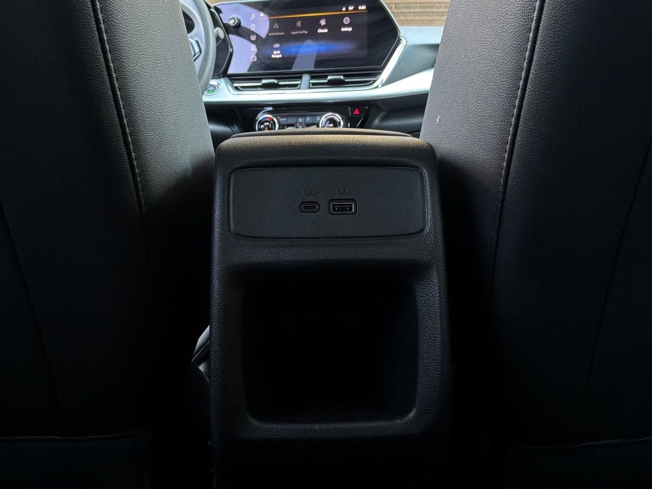 Used 2025 Chevrolet Trax LT FWD image 13