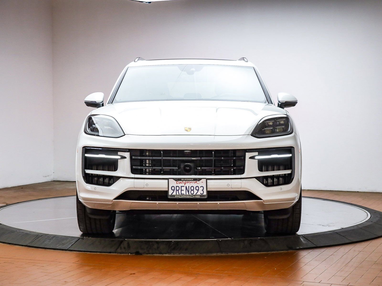Certified 2025 Porsche Cayenne image 13