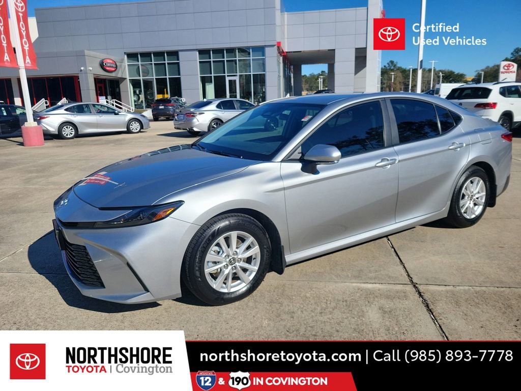 Certified 2025 Toyota Camry LE image 1