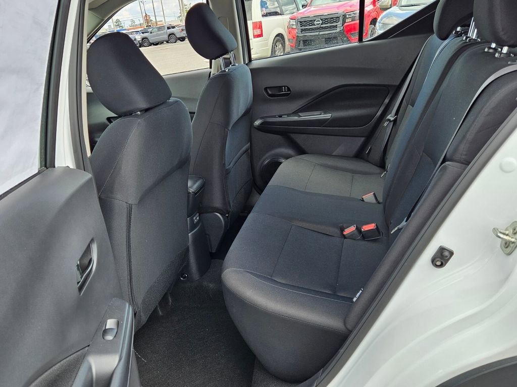 New 2025 Nissan Kicks Play S image 4