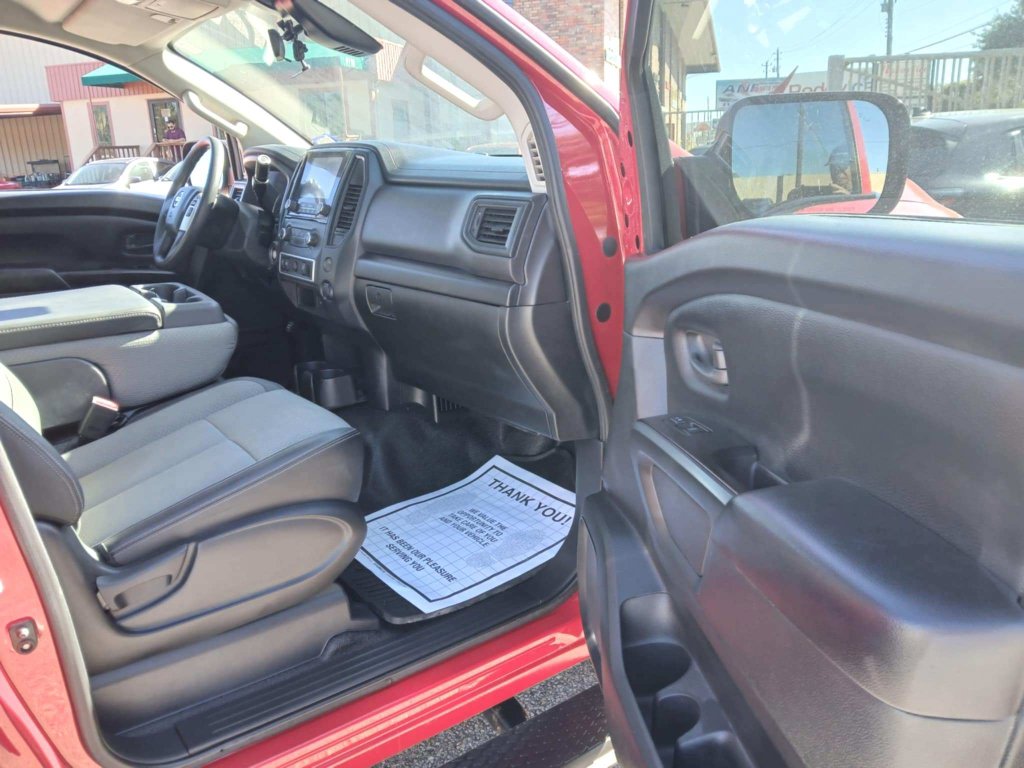 Used 2020 Nissan Titan S w/ S Utility Package image 10