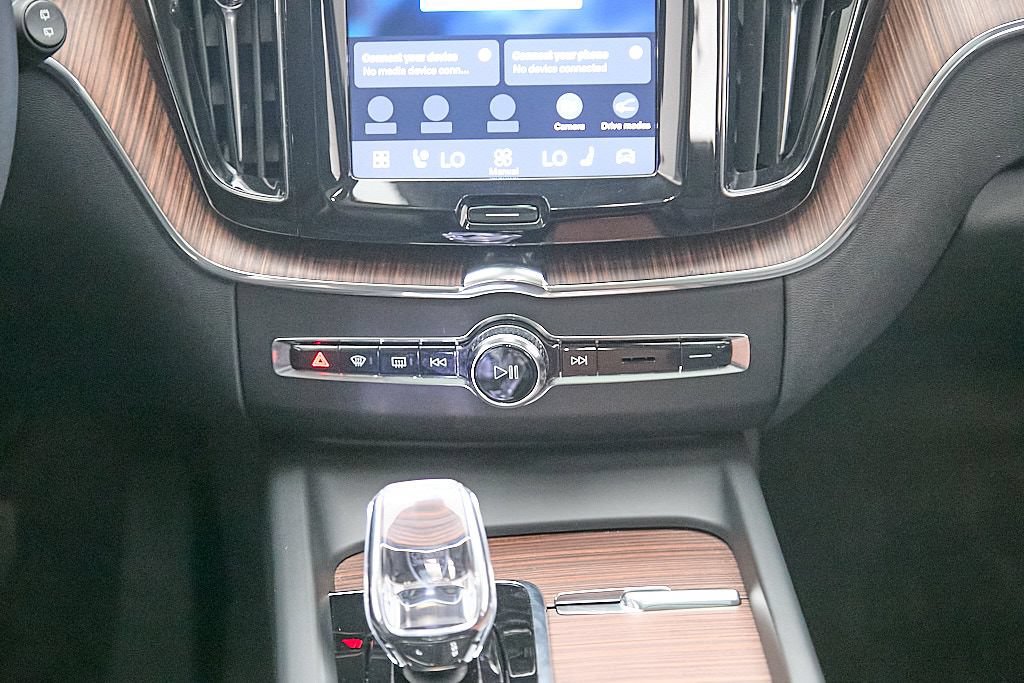 Certified 2024 Volvo XC60 B5 Ultimate w/ Climate Package AWD/4WD image 30