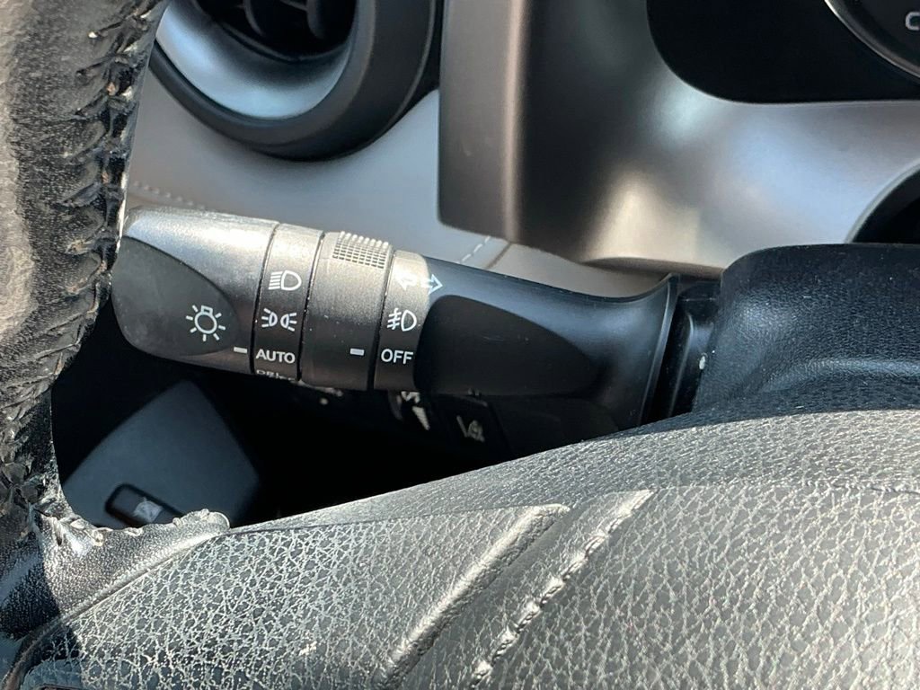 Used 2018 Toyota RAV4 XLE AWD/4WD image 24