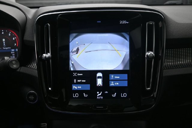 Used 2020 Volvo XC40 T5 R-Design w/ Protection Package AWD/4WD image 12