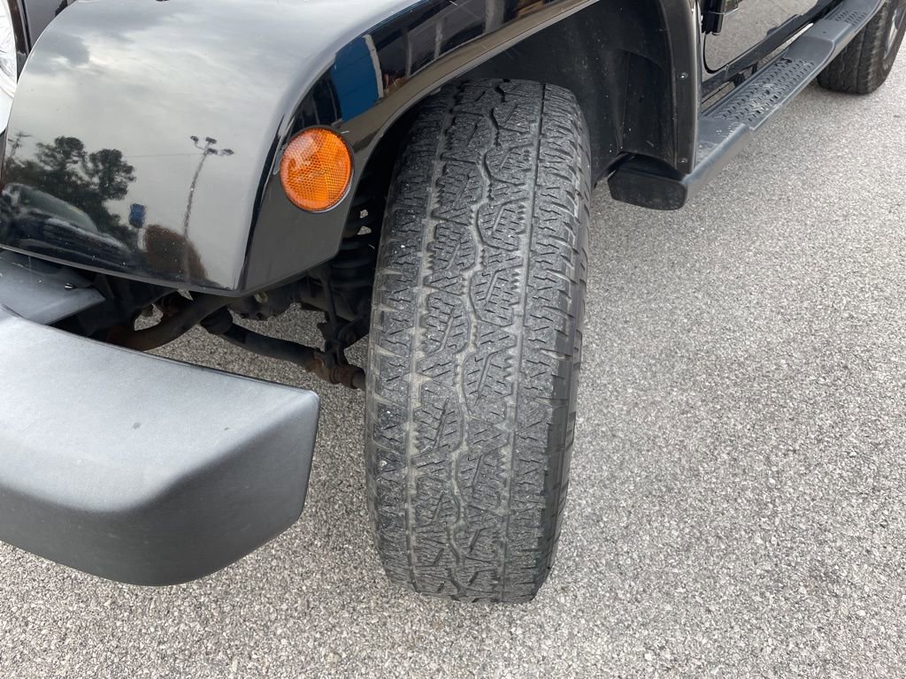 Used 2017 Jeep Wrangler Unlimited Sahara w/ Connectivity Group image 50