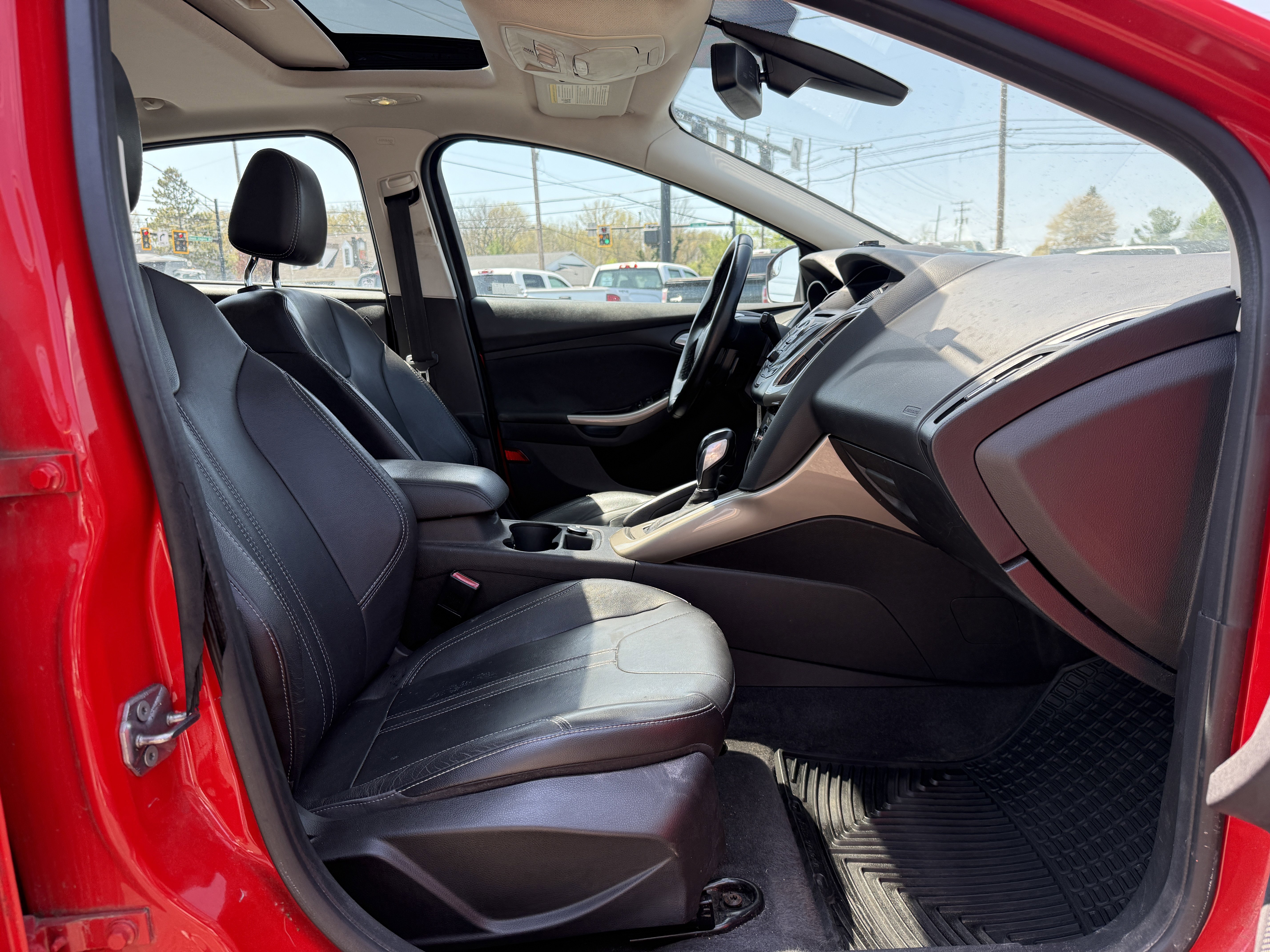 Used 2012 Ford Focus SEL FWD image 12
