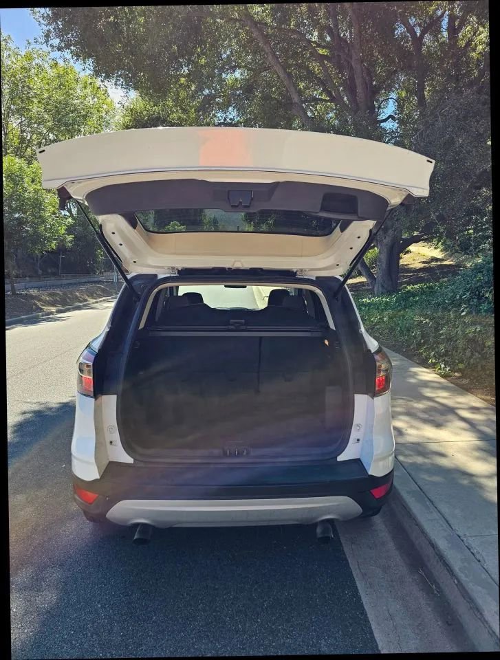 Used 2018 Ford Escape SE w/ SE Sync 3 Package image 24