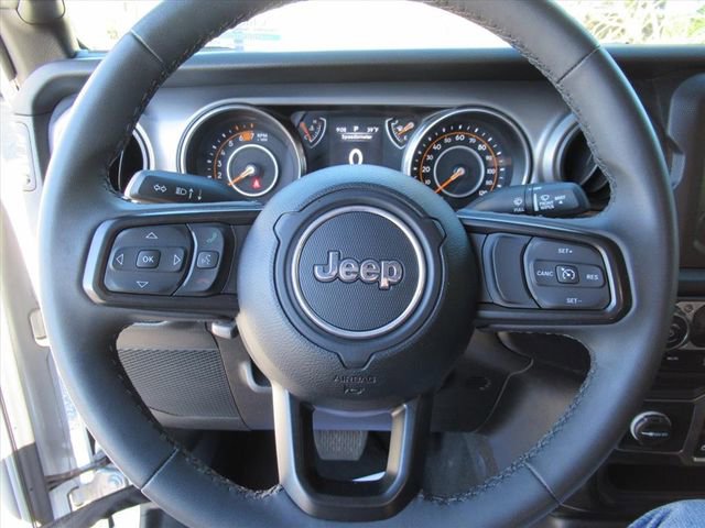 Used 2023 Jeep Wrangler Sport S image 16