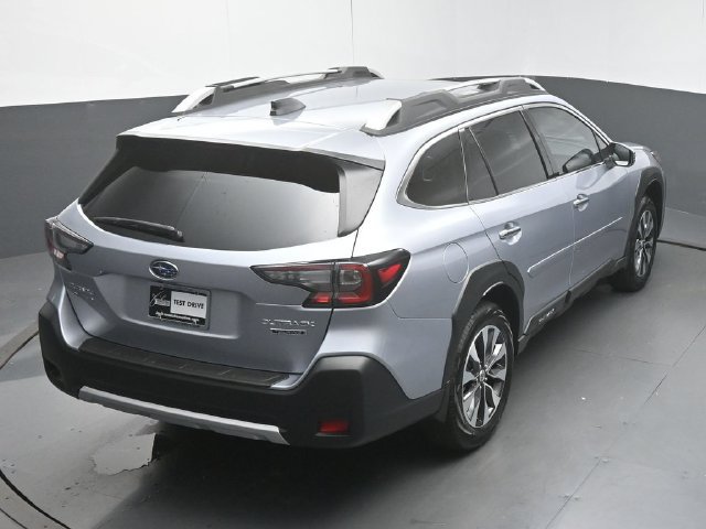 Used 2025 Subaru Outback Touring w/ Popular Package #2 AWD/4WD image 48