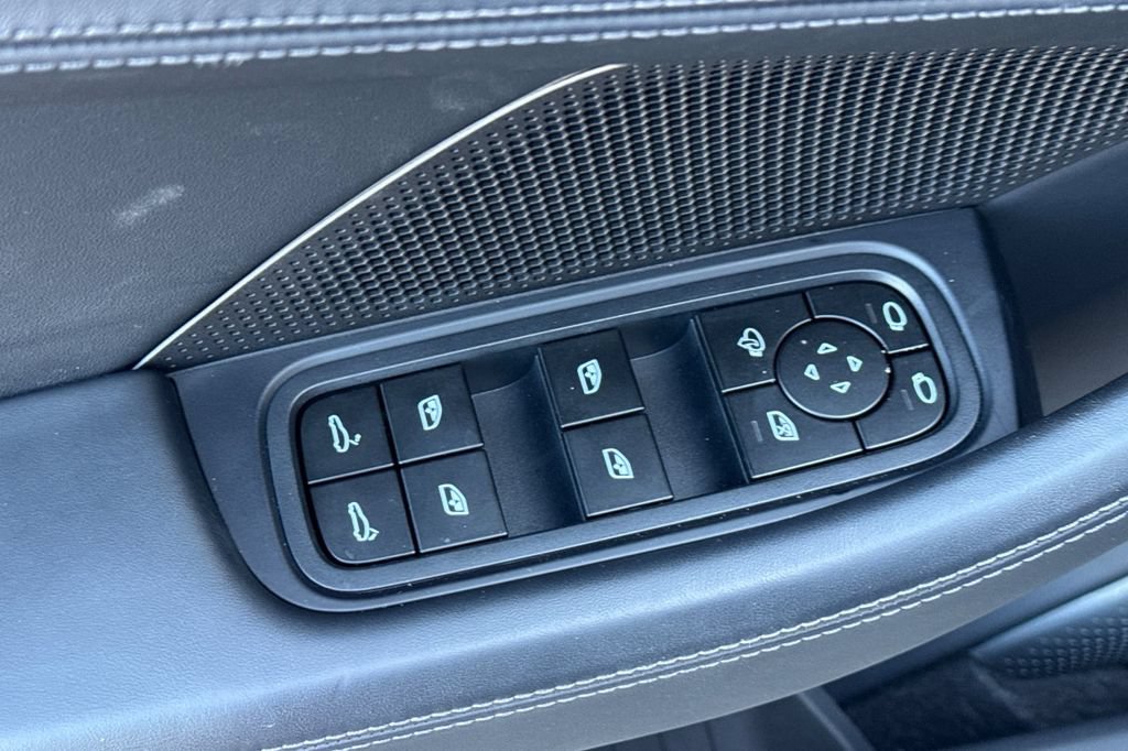 Used 2024 Porsche Panamera RWD image 15