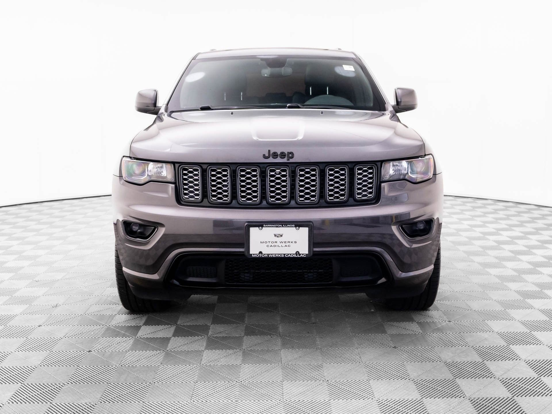 Used 2018 Jeep Grand Cherokee Altitude AWD/4WD image 10
