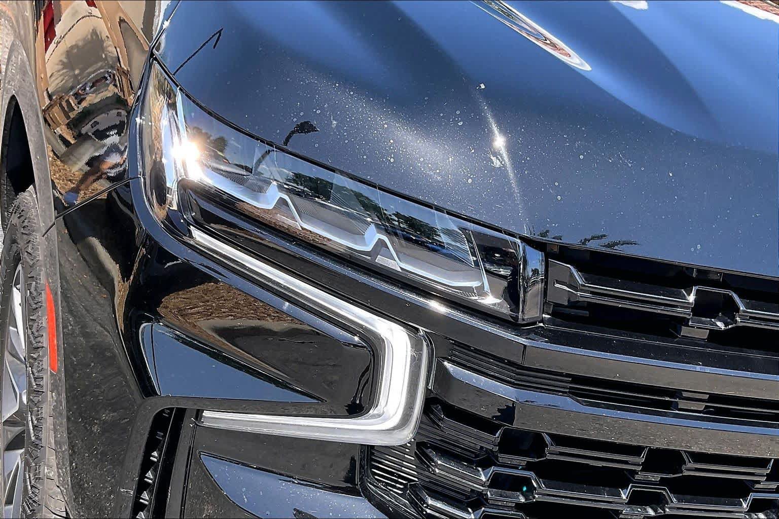 Used 2023 Chevrolet Tahoe Z71 w/ Luxury Package AWD/4WD image 28