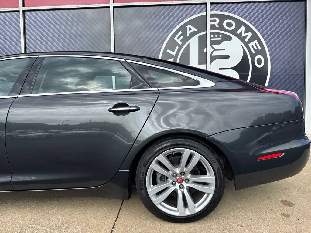 Used 2017 Jaguar XJ L Portfolio AWD/4WD image 14