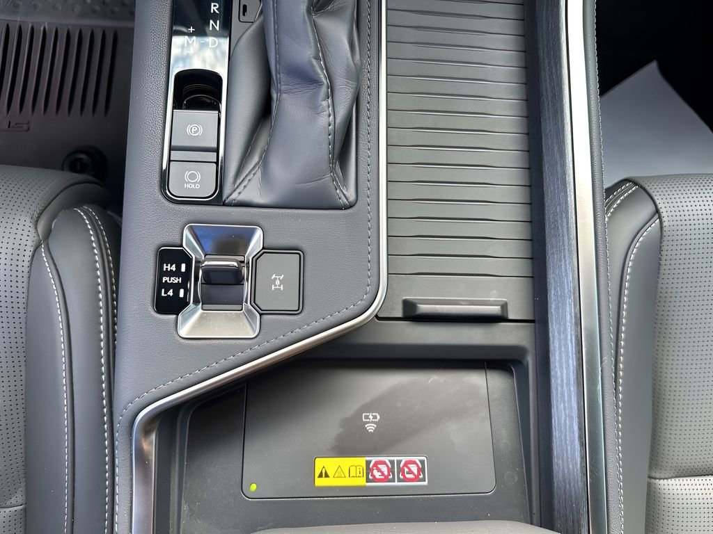 Used 2024 Lexus GX 550 w/ Accessory Package (Z1) AWD/4WD image 34