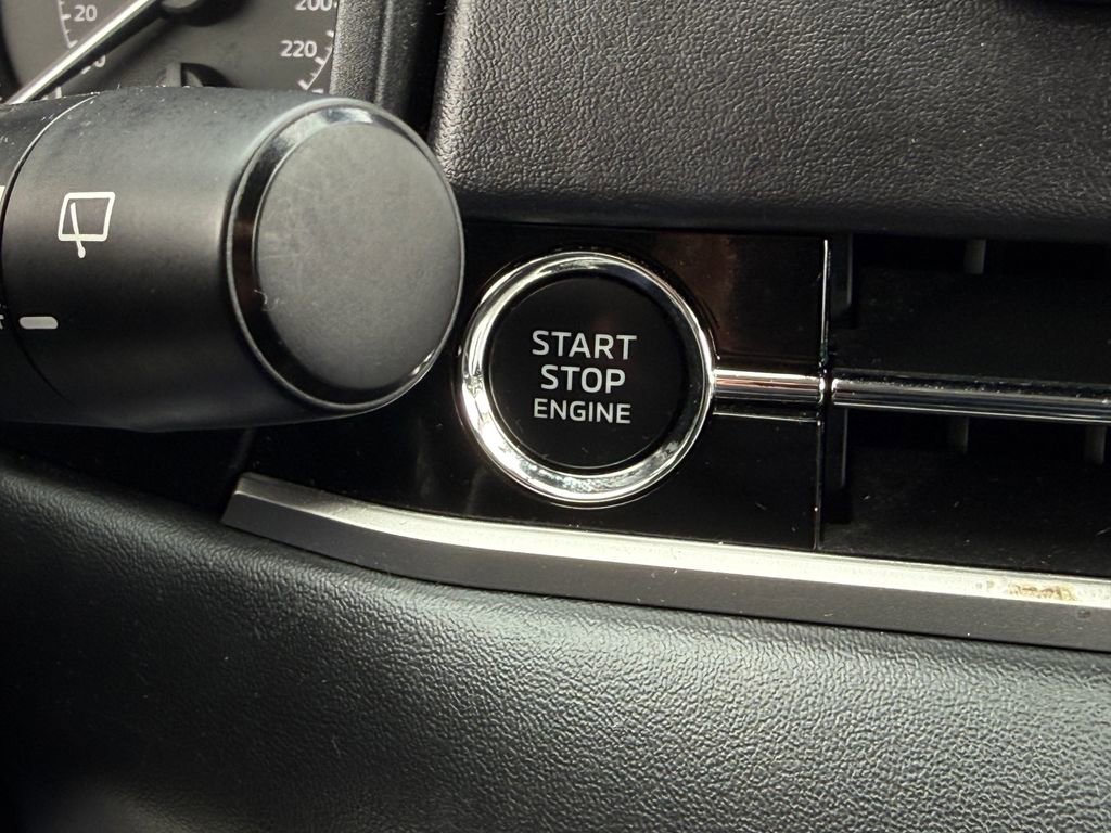 Used 2024 Mitsubishi Outlander SE image 29