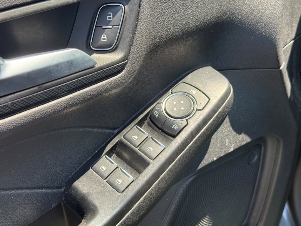 Used 2025 Ford Escape ST-Line AWD/4WD image 11