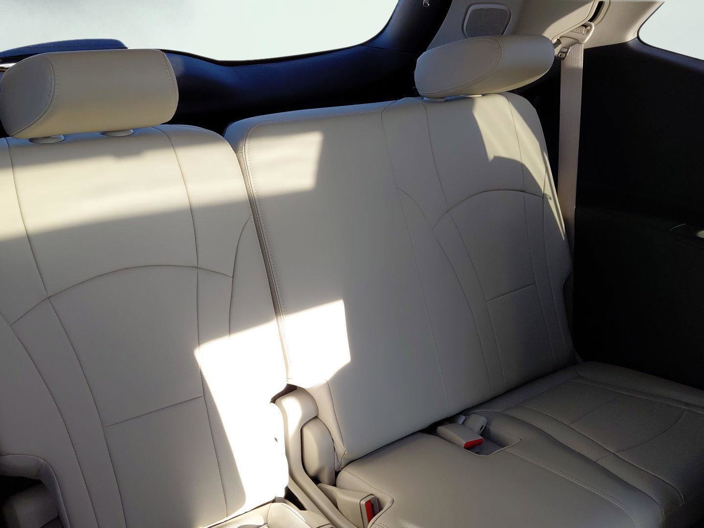 Used 2021 Buick Enclave Premium w/ Sun and Sites Package image 17