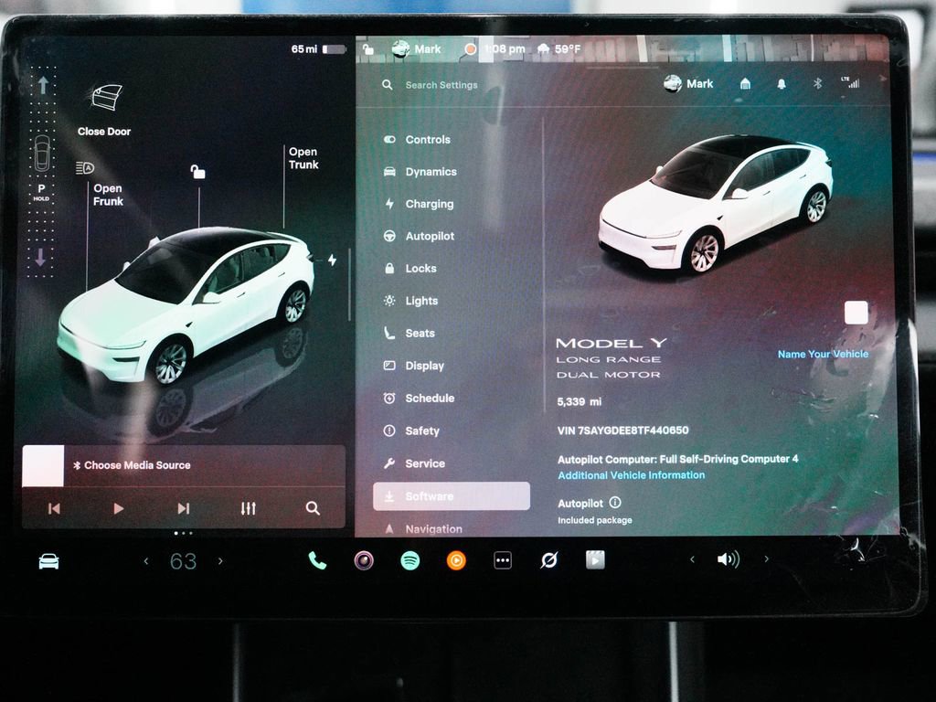 Used 2026 Tesla Model Y Long Range image 16