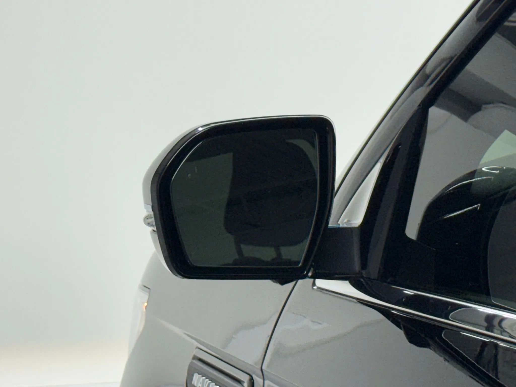 Used 2023 Lincoln Navigator L Standard Sport Utility 4D image 54