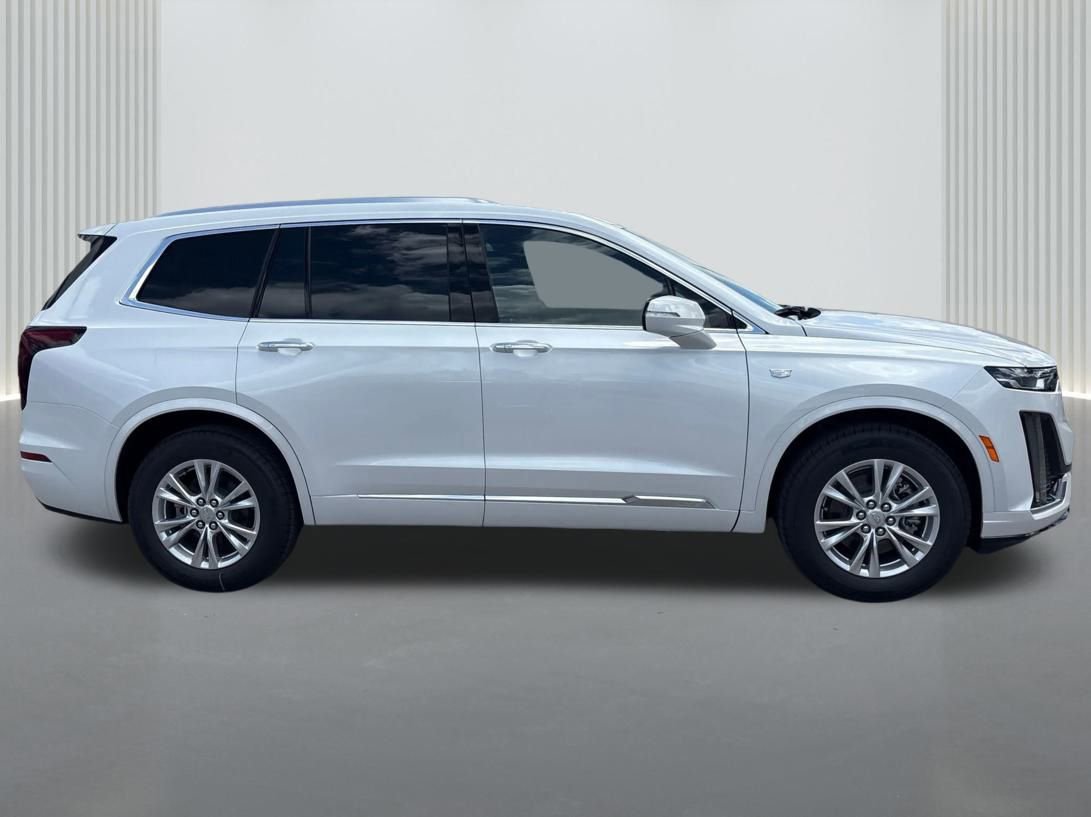 New 2025 Cadillac XT6 Luxury image 4