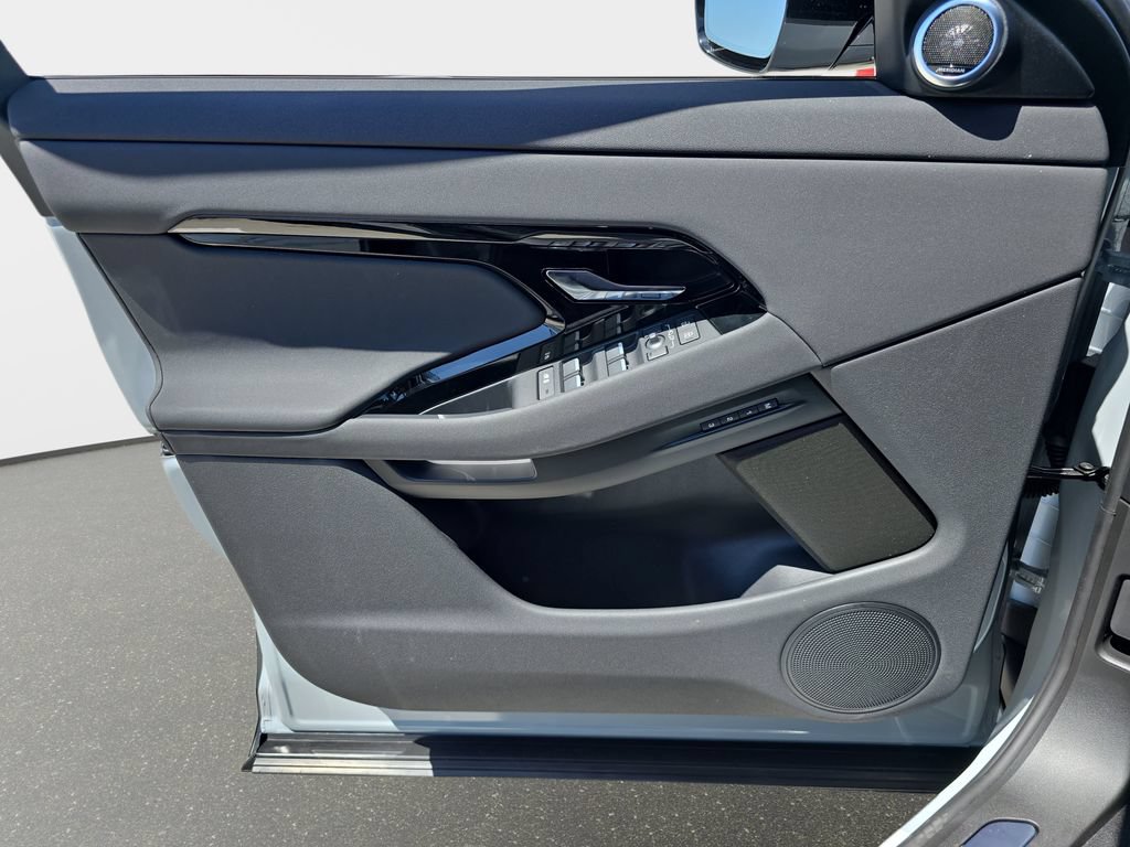 New 2026 Land Rover Range Rover Evoque S AWD/4WD image 27