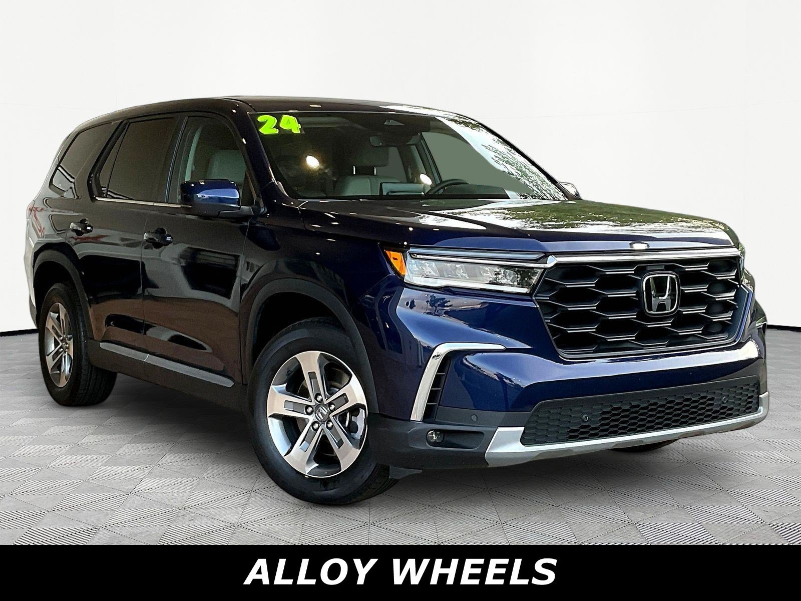 Used 2024 Honda Pilot EX-L image 3