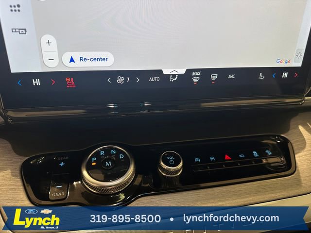 Used 2025 Ford Expedition Platinum w/ Driver's Package AWD/4WD image 14