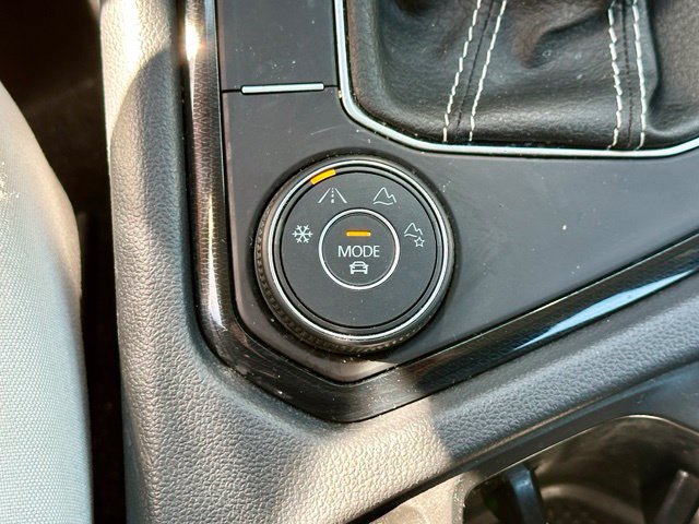 Certified 2025 Volkswagen Taos S AWD/4WD image 30