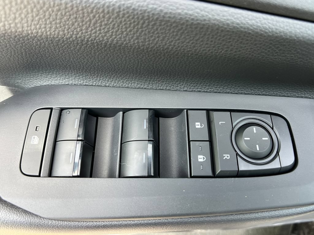 New 2026 Toyota Prius Plug-In Hybrid FWD image 12