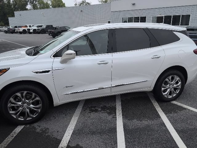 Used 2020 Buick Enclave Avenir w/ Avenir Technology Package AWD/4WD image 4