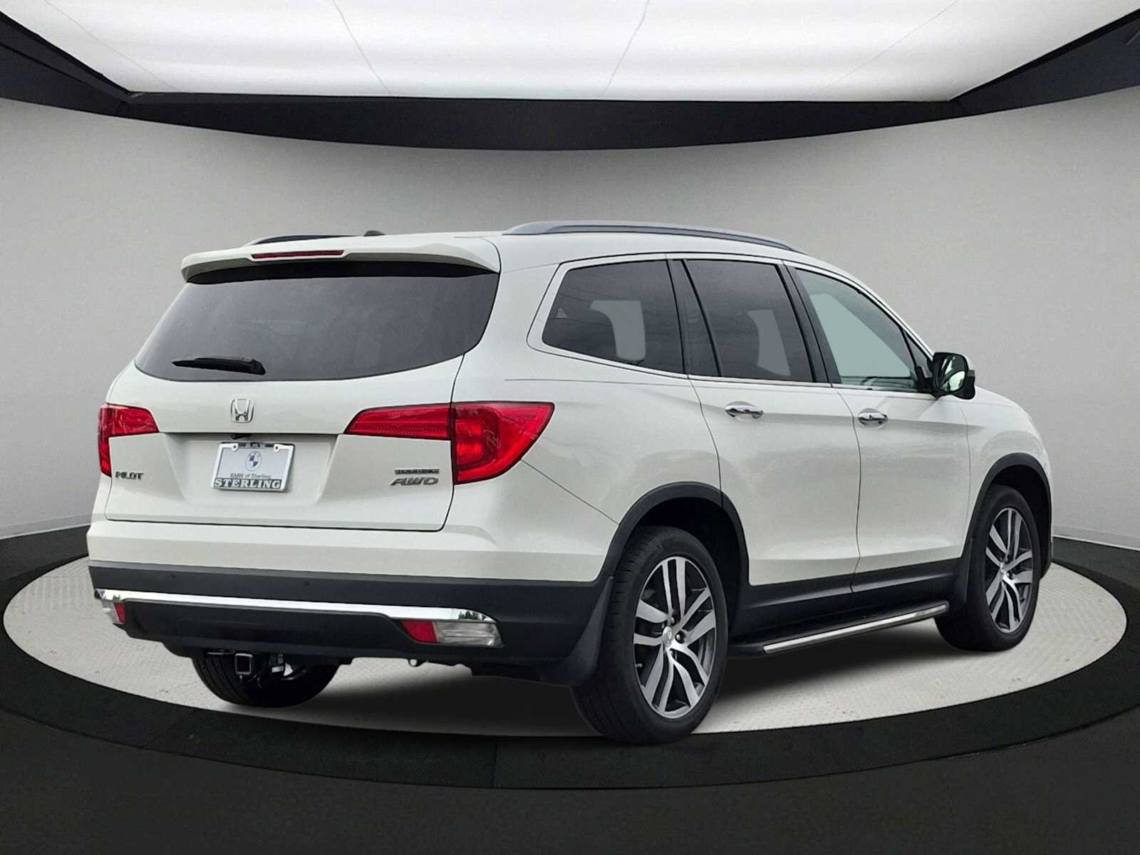 Used 2017 Honda Pilot Touring image 8