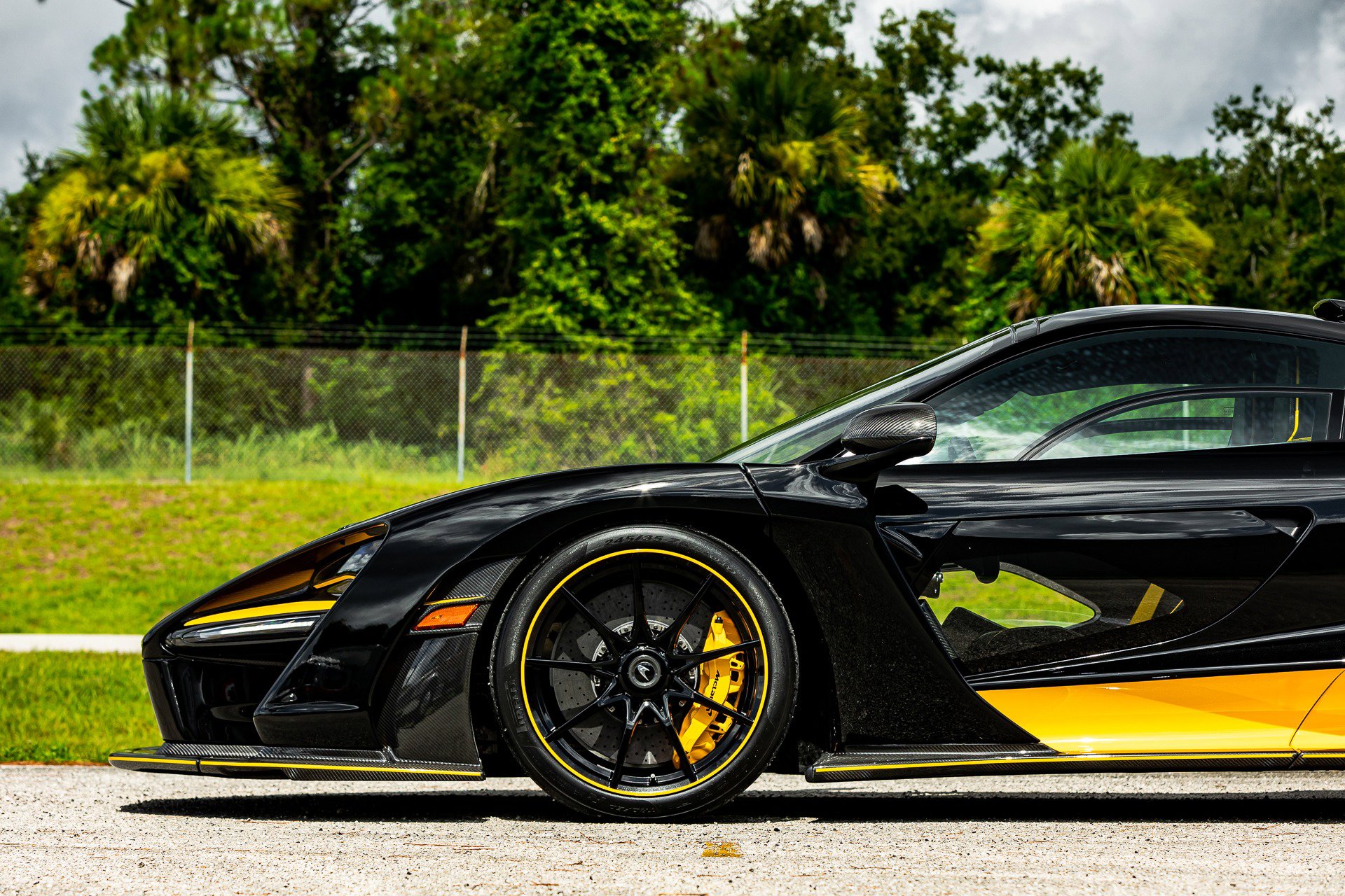 Used 2019 McLaren Senna image 94