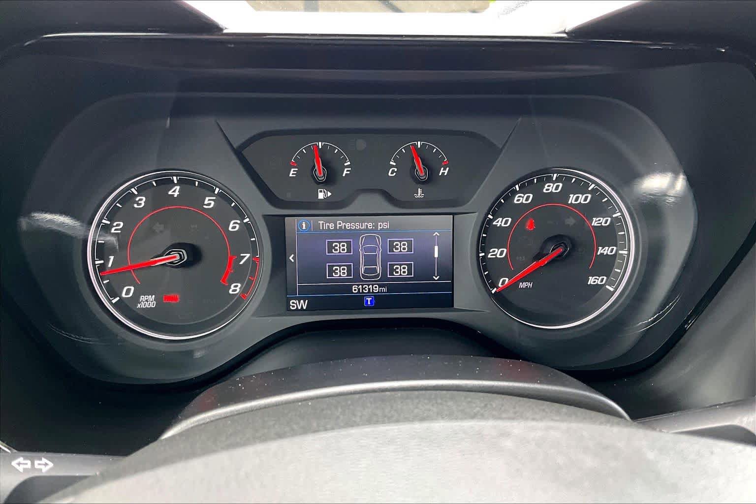 Used 2021 Chevrolet Camaro LT image 25