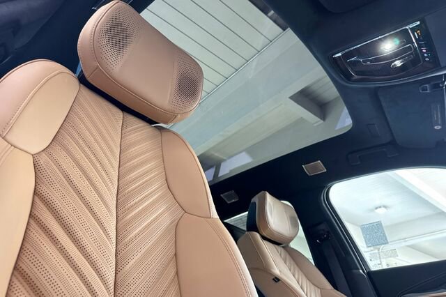 New 2025 Cadillac Escalade IQ Sport 2 w/ LPO, ONYX Package image 19