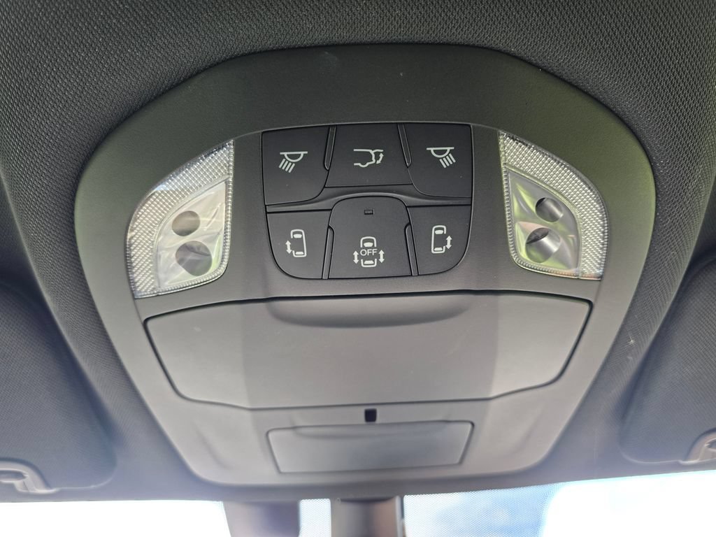 Used 2021 Chrysler Pacifica Limited w/ Premium & Safety Sphere Group FWD image 26