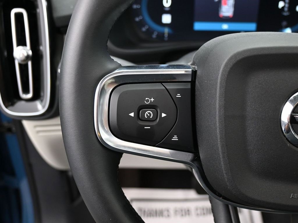Used 2024 Volvo XC40 B5 Ultimate w/ Protection Package image 18