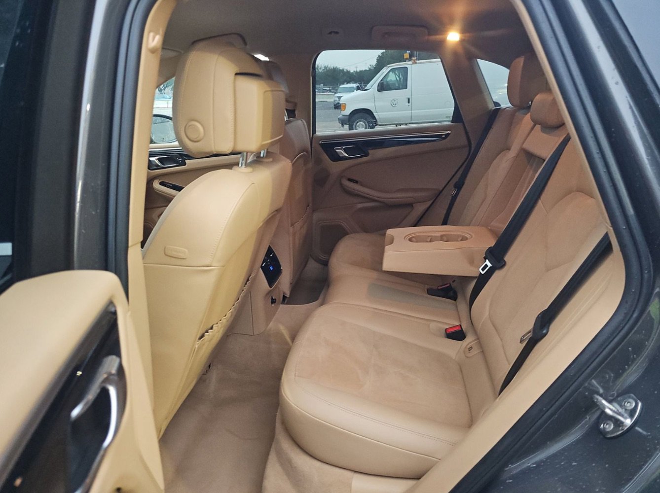 Used 2016 Porsche Macan S image 8