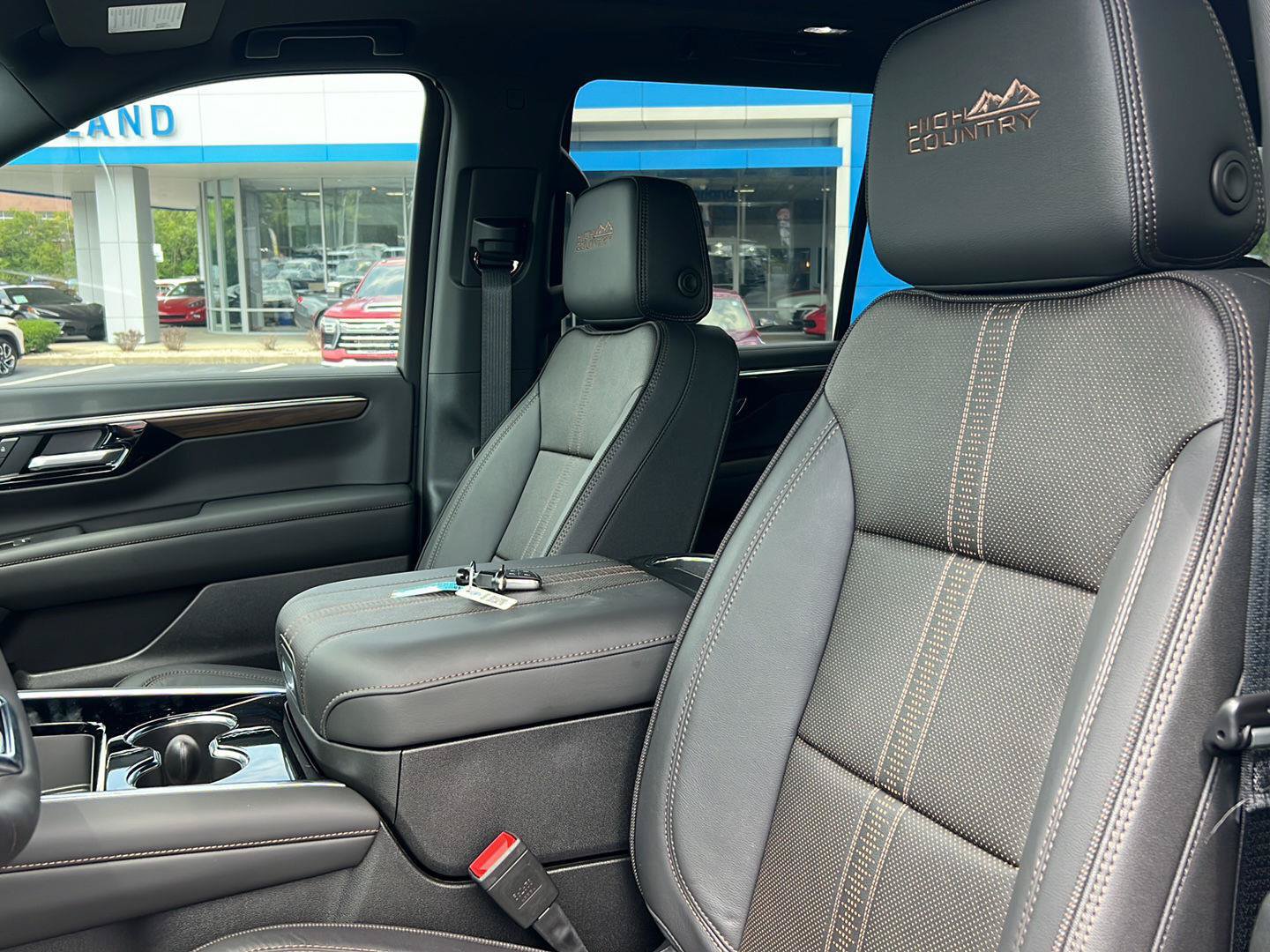 New 2026 Chevrolet Tahoe High Country AWD/4WD image 16