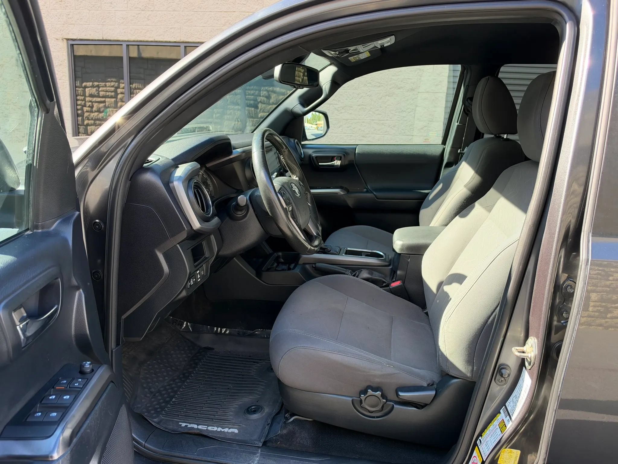 Used 2019 Toyota Tacoma TRD Off-Road AWD/4WD image 21