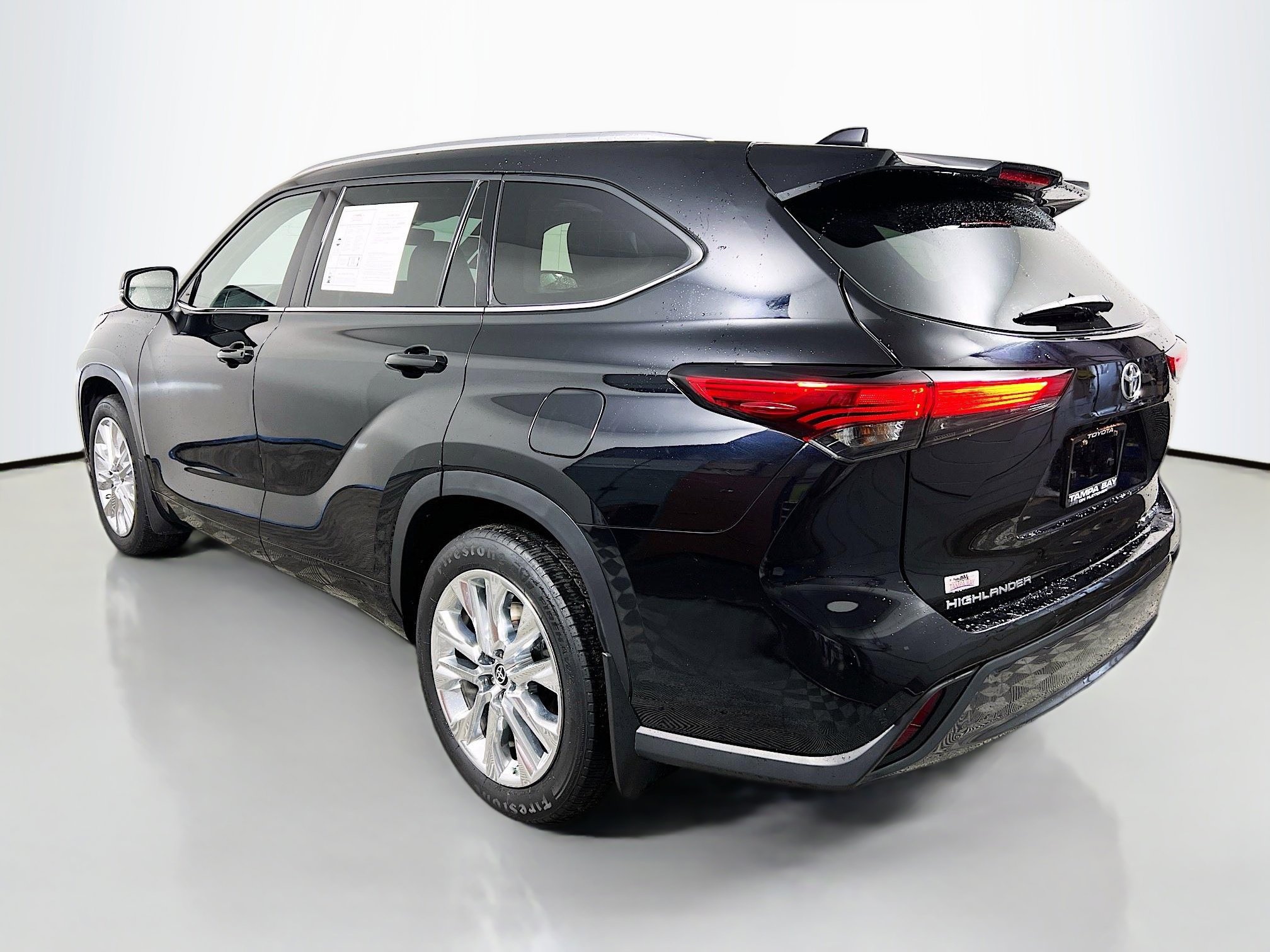 Used 2023 Toyota Highlander Limited image 8