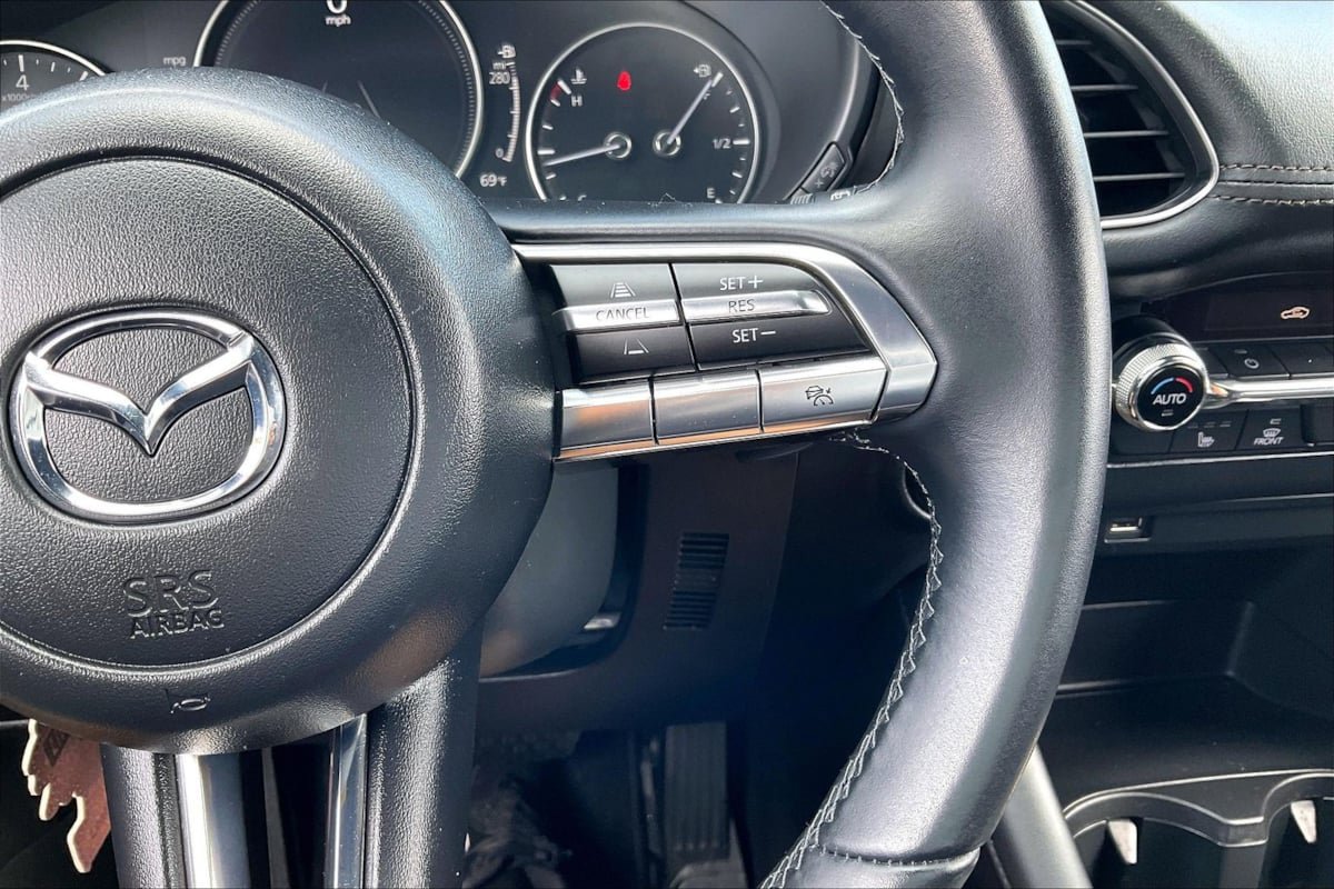 Used 2021 MAZDA MAZDA3 s FWD image 19