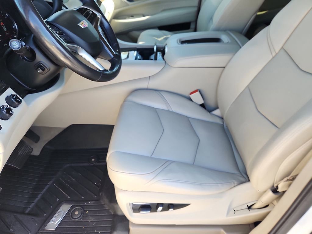 Used 2020 Cadillac Escalade Luxury AWD/4WD image 8