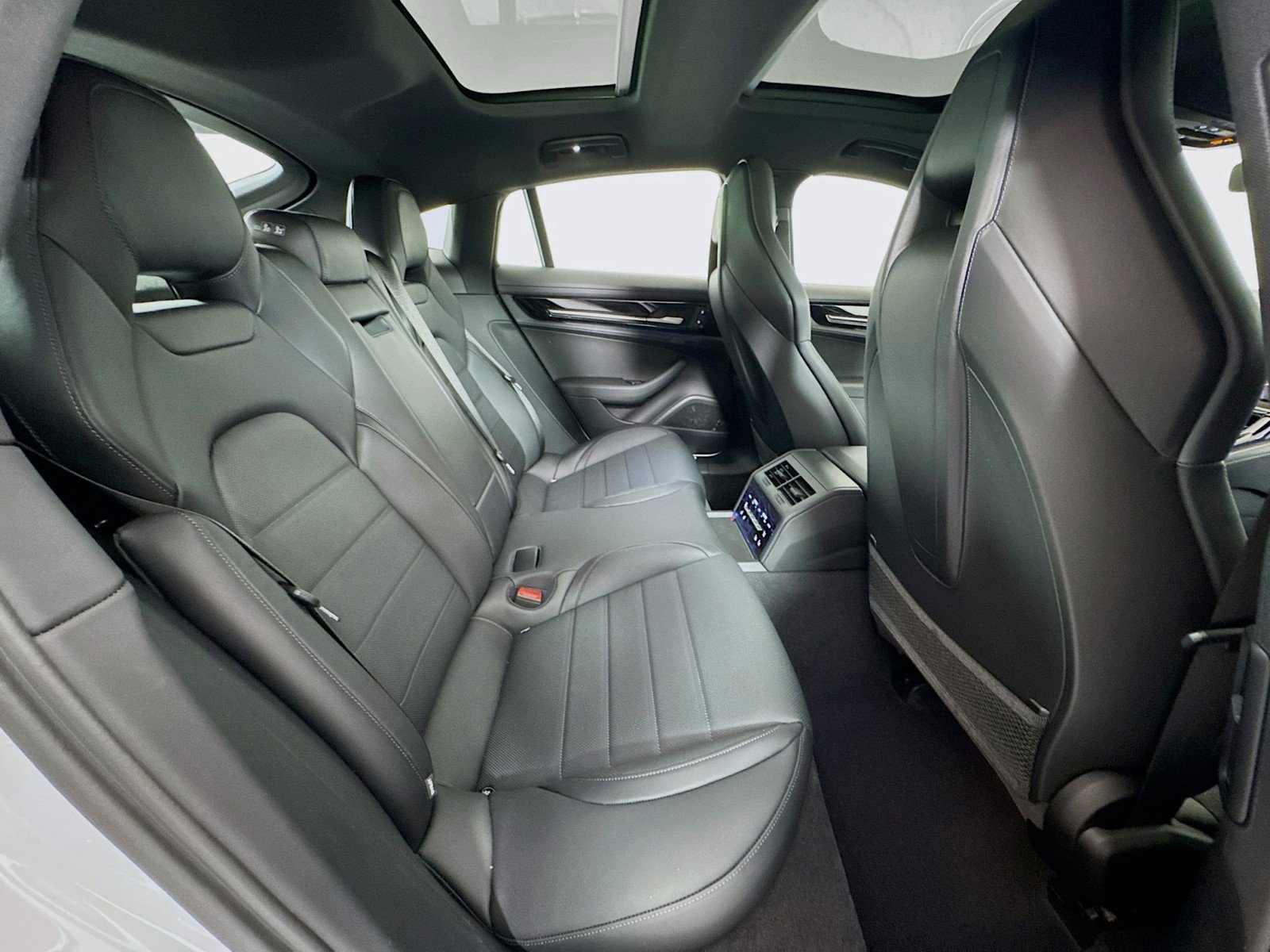 New 2025 Porsche Panamera 4 image 24