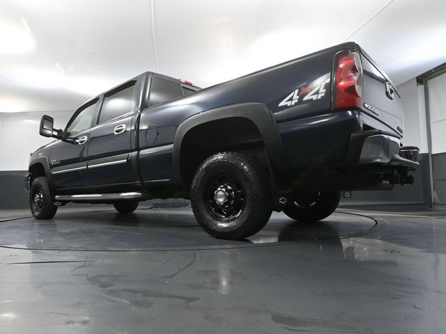 Used 2005 Chevrolet Silverado 2500 LS w/ Heavy-Duty Power Package AWD/4WD image 42