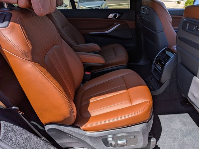 Used 2020 BMW X7 xDrive40i w/ M Sport Package image 30