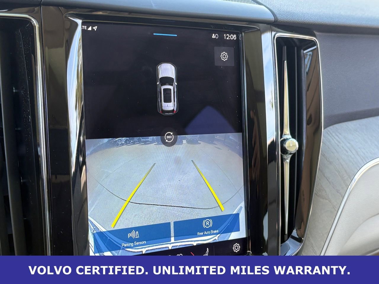 Certified 2023 Volvo XC60 T8 Plus w/ Climate Package image 25