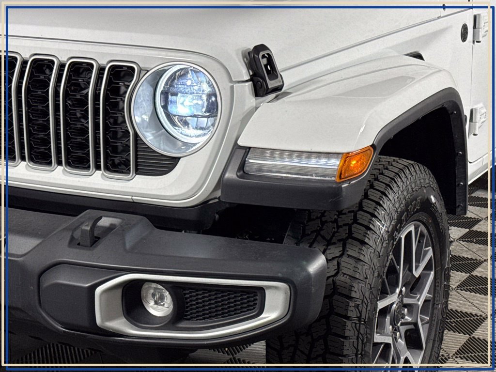 Certified 2025 Jeep Wrangler Unlimited Sahara AWD/4WD image 2